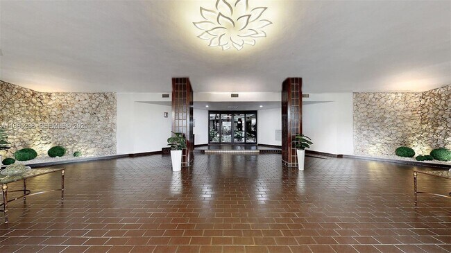 Building Photo - 13953 Kendale Lakes Cir