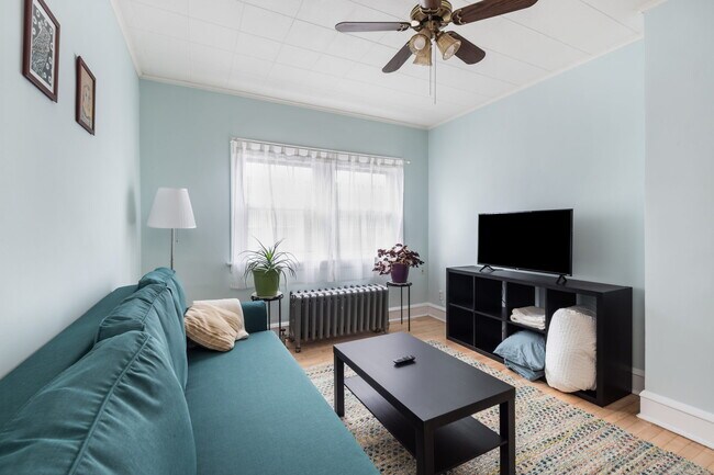 Living Room - 1314 East Ave