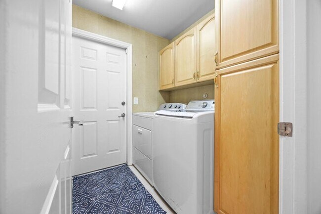 Building Photo - 13525 Brixham St