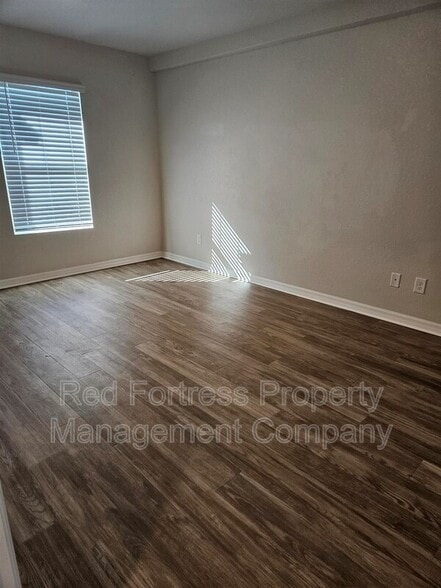 Building Photo - 1957 Laverna Ave