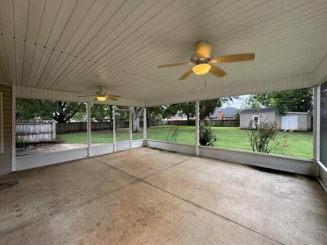 Building Photo - 102 S Gala Ct