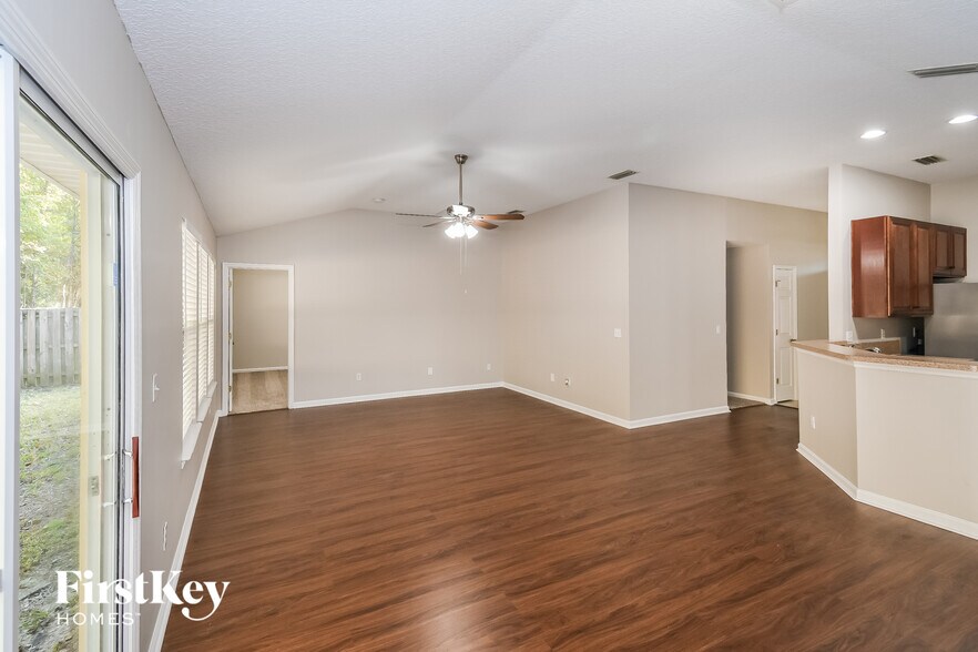 Building Photo - 1088 Beckingham Dr