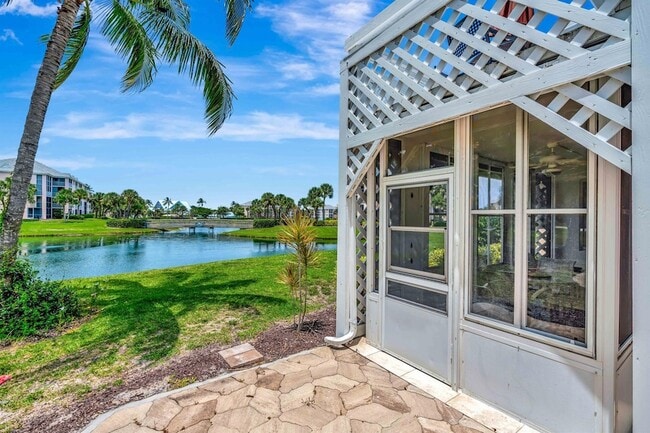 Building Photo - 353 S US Hwy 1