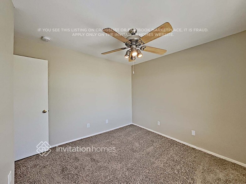 Building Photo - 6829 N 130th Ave