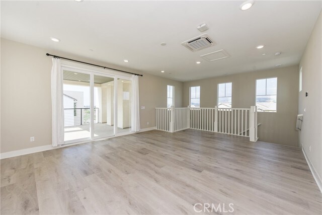 Building Photo - 113 Pitch