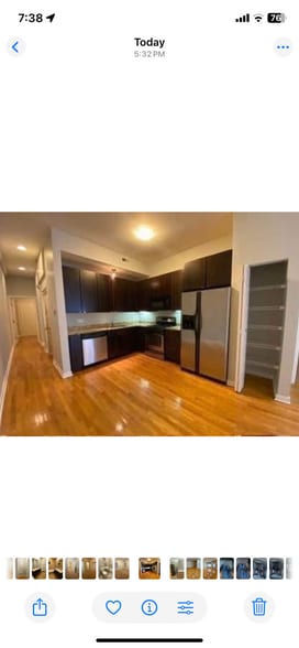 Building Photo - 44 N Paulina St