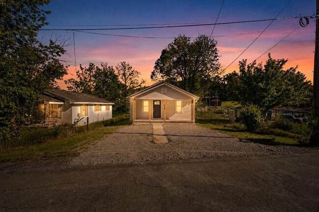 Building Photo - 1733 Dunlap St