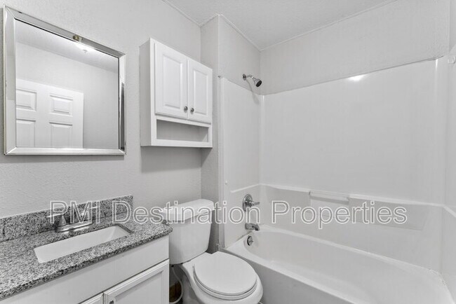 Building Photo - 304 Beech St