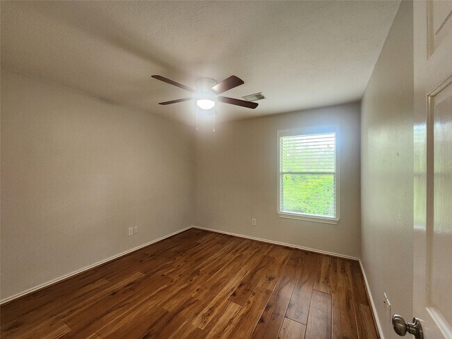 Building Photo - 119 Anise Tree Pl