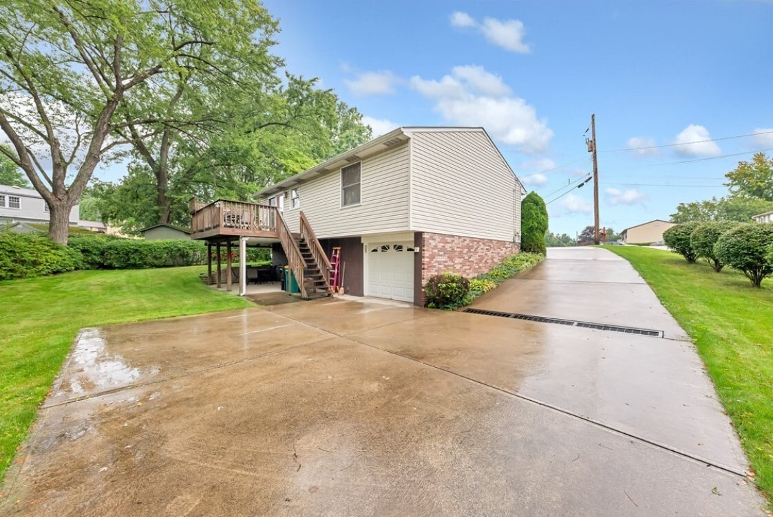 Building Photo - 236 Cresthaven Ln