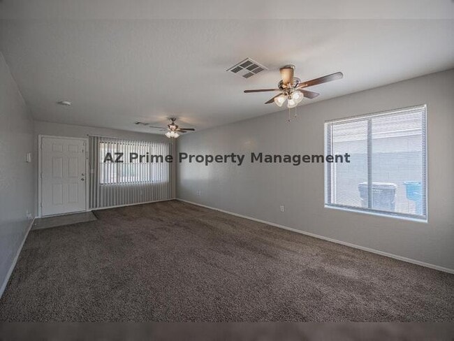 Building Photo - 227 W Darrow St