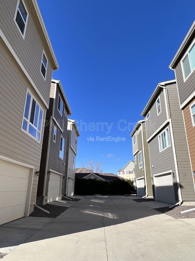 Building Photo - 15839 E Broncos Pl