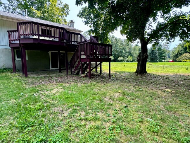 Building Photo - 114 Ingersoll Rd