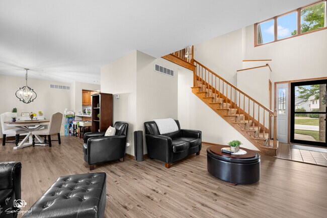 Building Photo - 306 Grande Dr