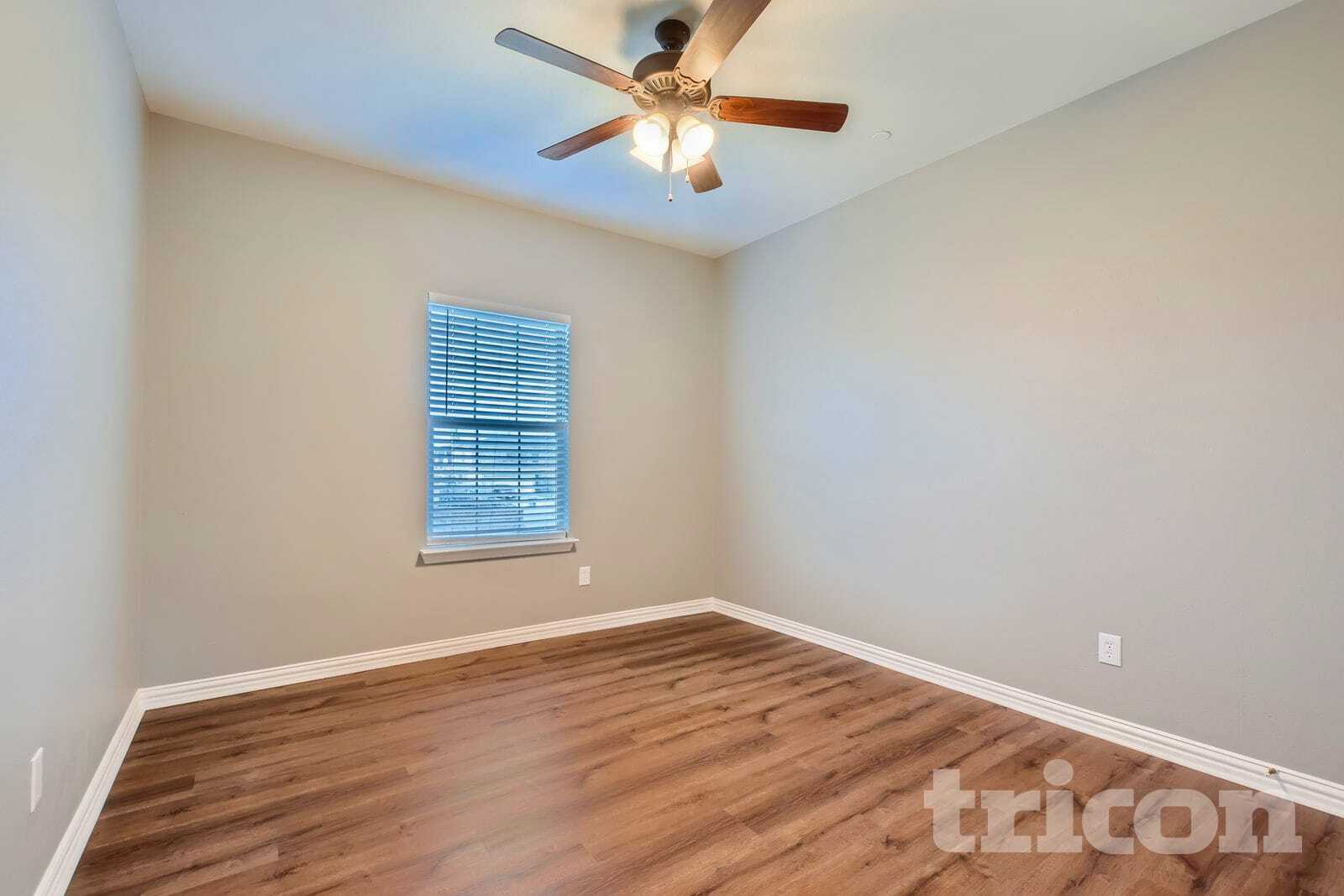 Building Photo - 1990 Timber Oaks Dr