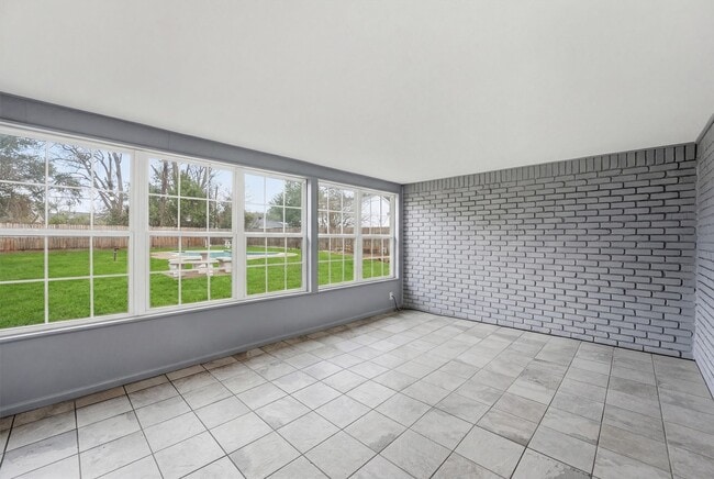 Building Photo - 4122 Regency Dr