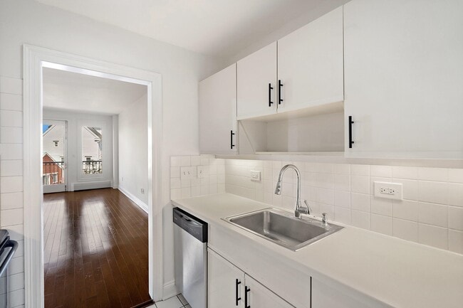 Building Photo - 110 Shearwater Ct E