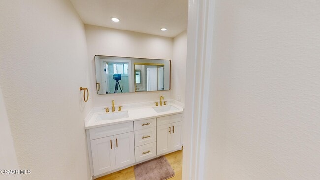Building Photo - 416 Shoreview Dr