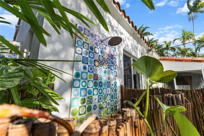 Building Photo - 70 NE 97th St