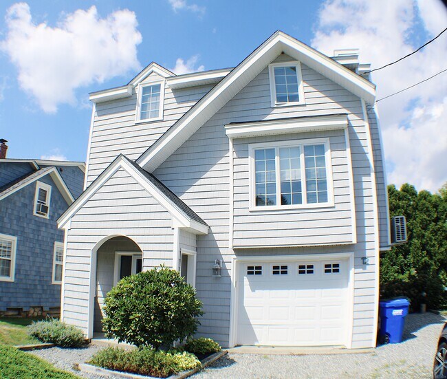Primary Photo - 12 Middlefield St