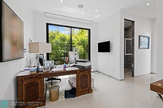 Building Photo - 401 Lido Dr