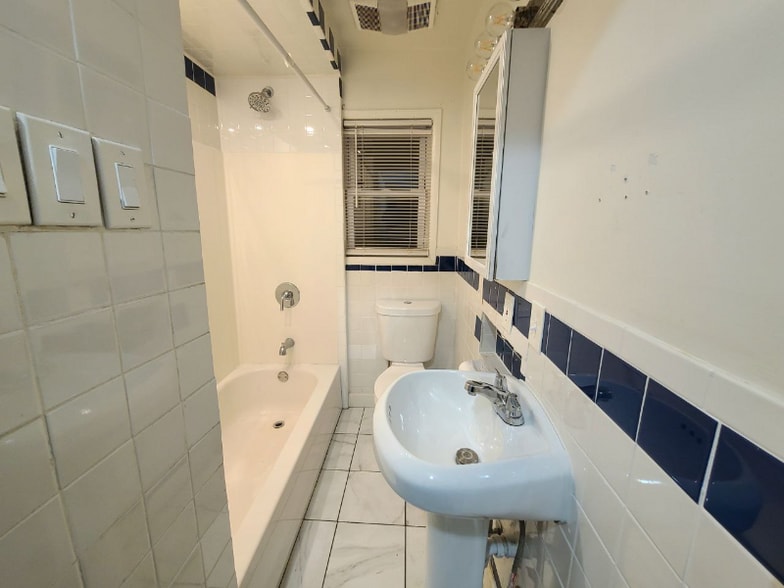 Building Photo - 1021 Harrison Ave