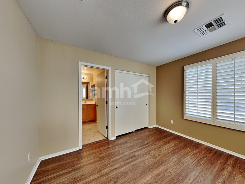 Building Photo - 10143 W Preston Ln