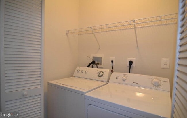 Building Photo - 23 Lumber Mill Ln