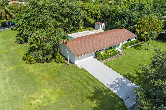 Building Photo - 7423 Clarke Rd
