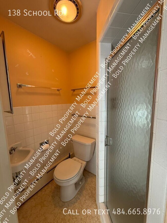 Building Photo - 138 School Rd