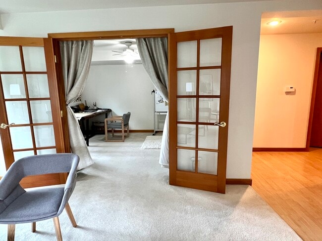Bedroom/Office Entry - 504 Holly Dr