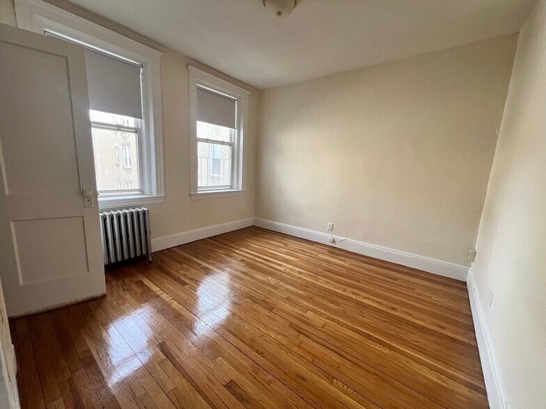 Building Photo - 120 Washington St