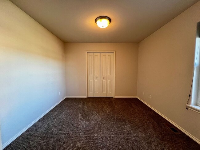 Building Photo - 8800 Midvale Rd