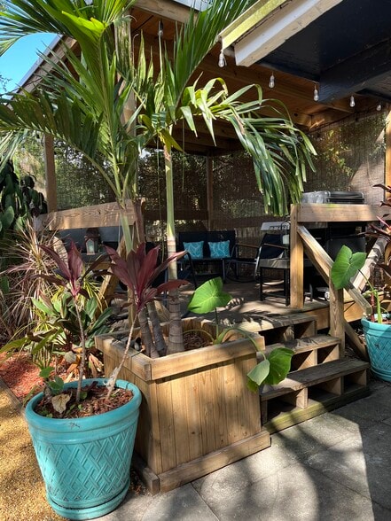 Building Photo - 402 E North St