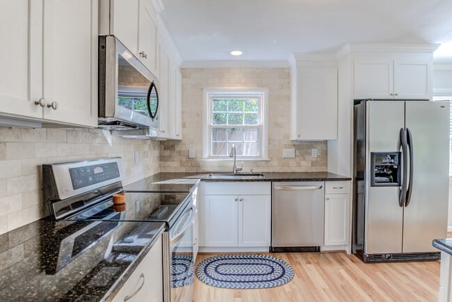 Building Photo - 1023 Pamlico Dr