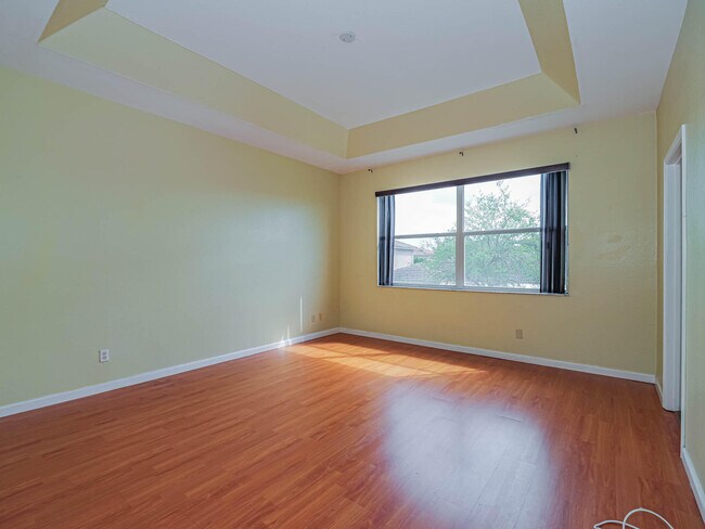 Building Photo - 5648 Spanish River Rd