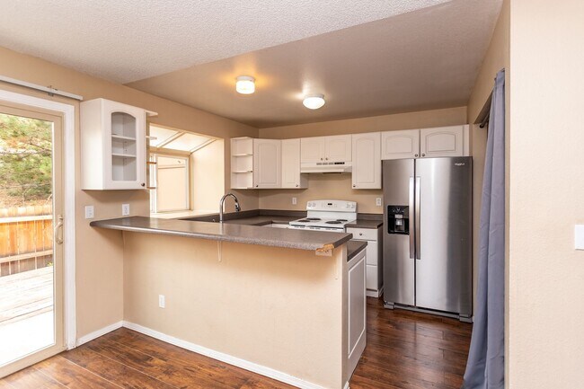 Building Photo - 6853 Mountain Top Ln