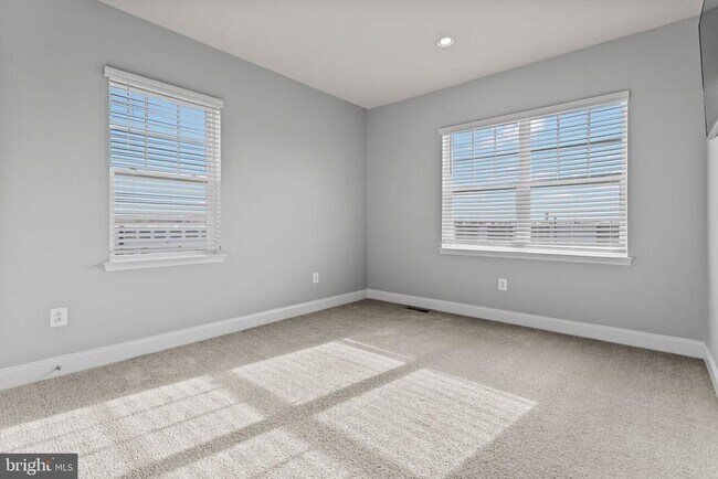 Building Photo - 7086 Executive Way