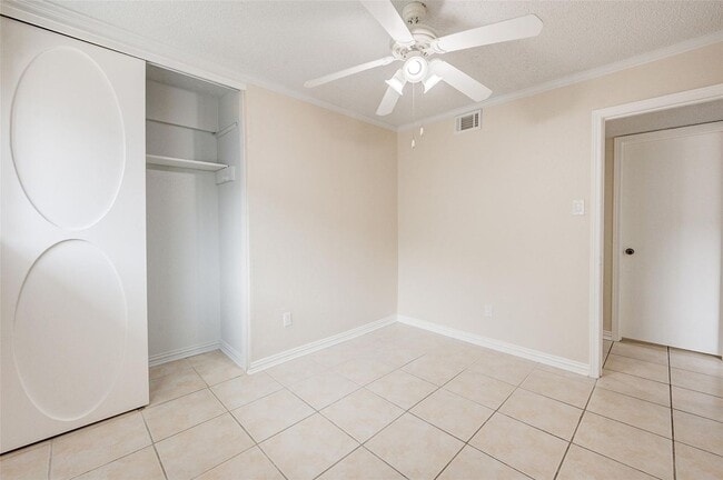Building Photo - 12028 Mighty Oak Dr