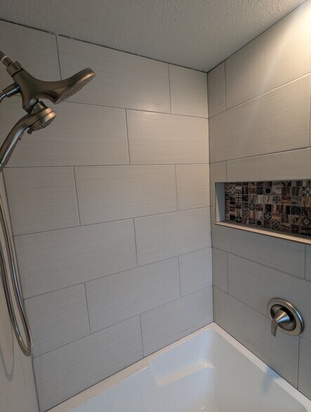 Building Photo - 511 West Alley