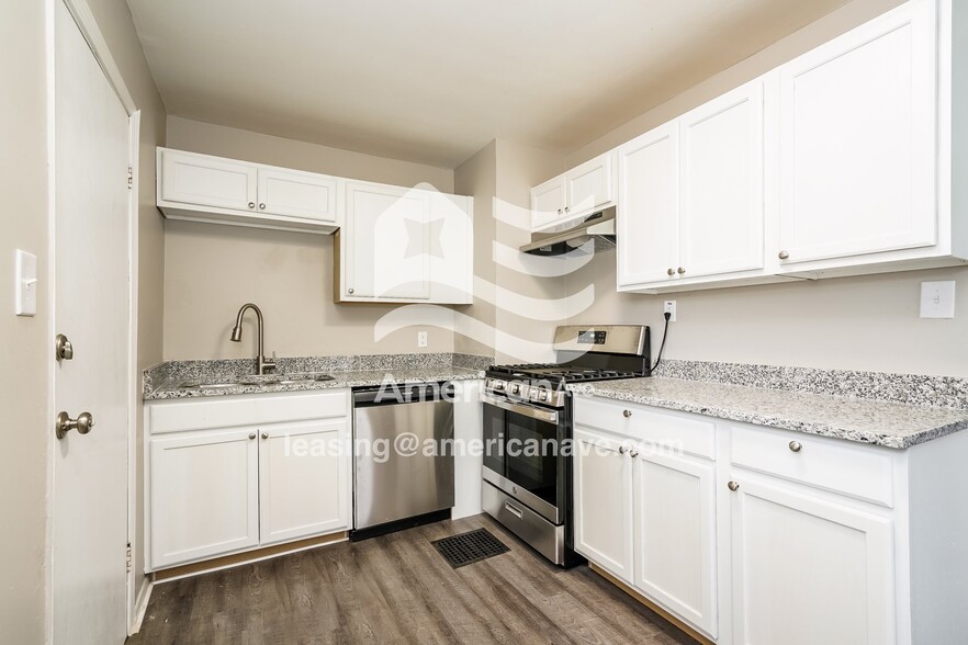 Building Photo - 2910 Frederickson St