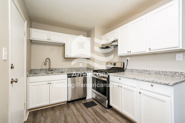 Building Photo - 2910 Frederickson St