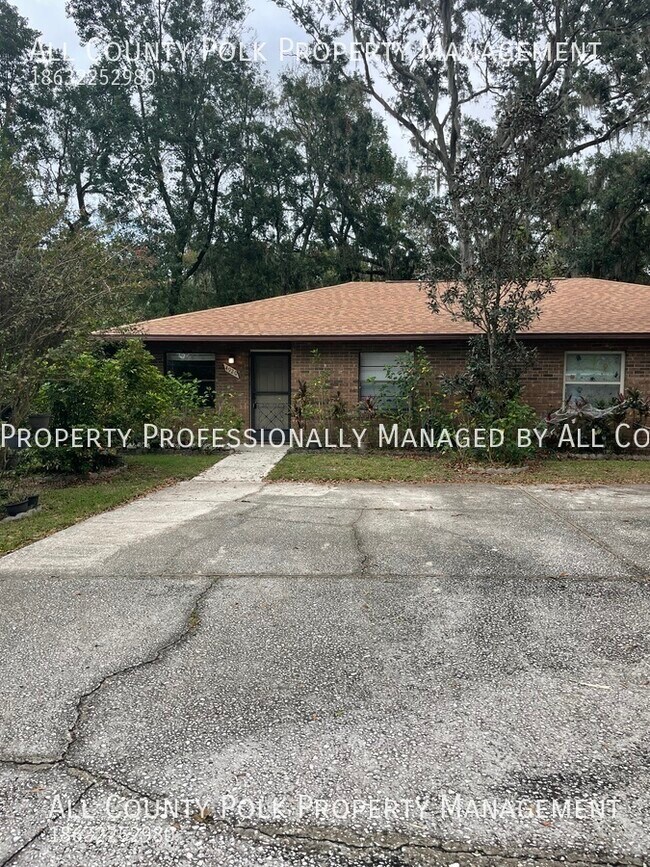 Awesome 2 Bedroom Duplex For Rent in South... 4920 Malibu Ct Lakeland