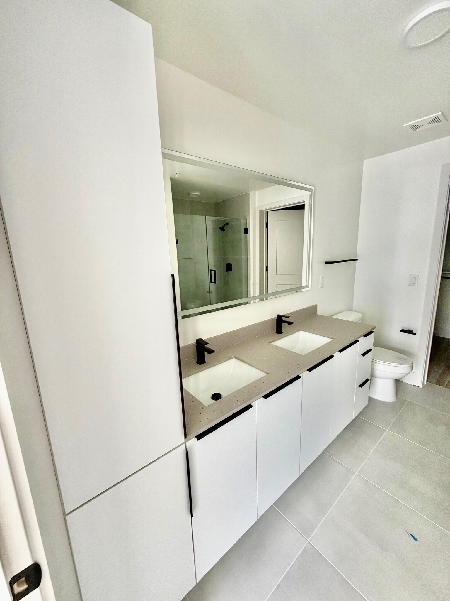 Building Photo - 18631 NE 25th Pl