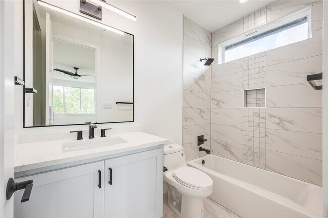 Building Photo - 6027 Marquita Ave