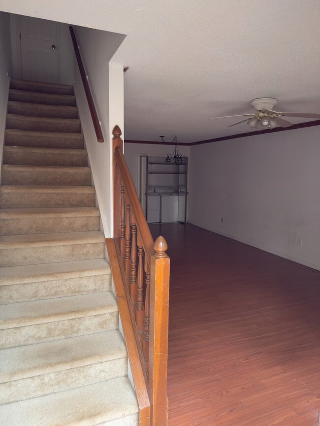 Building Photo - 121 Winners Cir