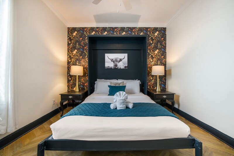 Building Photo - 10 Riker St