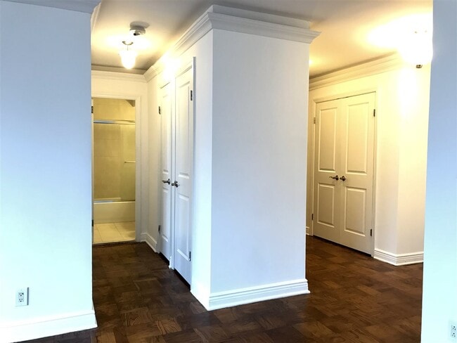 Building Photo - 500 Central Ave