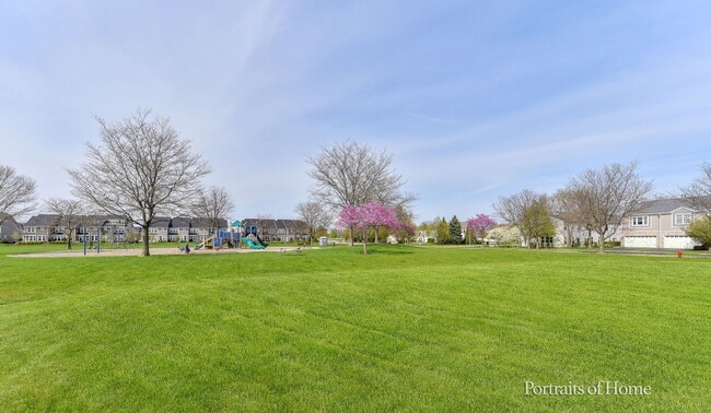 Building Photo - 680 Meadowridge Dr