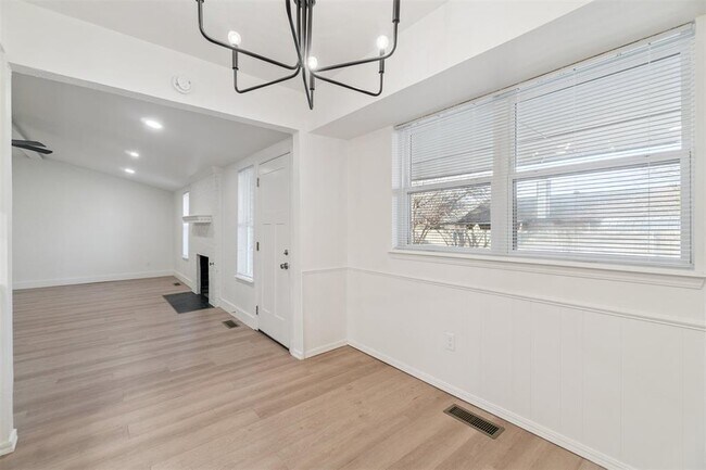 Building Photo - 1033 Mabel C Fry Blvd